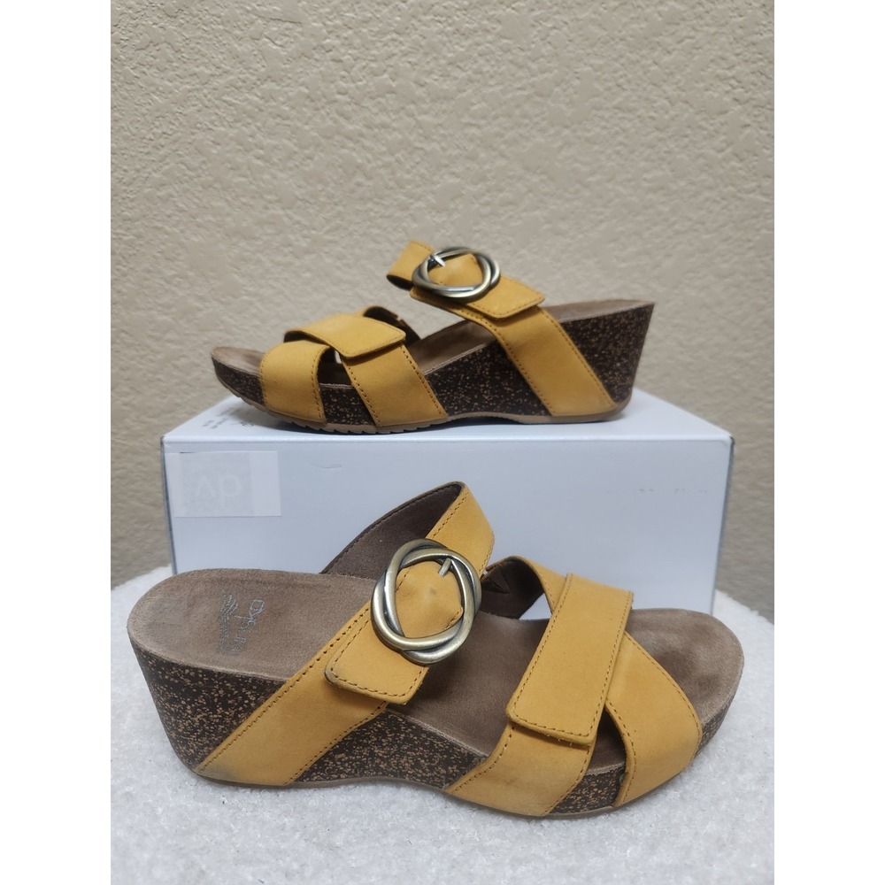 Dansko Susie Milled Nubuck Strappy Wedge Sandals Mango Women's Size EU 36/US 6
